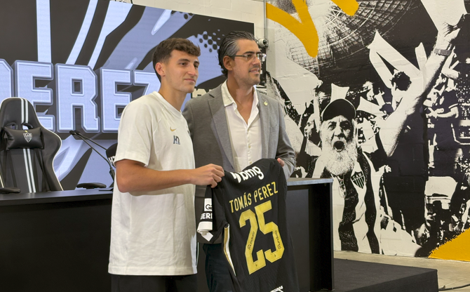 Tomás Pérez revela ligação para jogador do Atlético antes de acerto: 'Me motivou'
