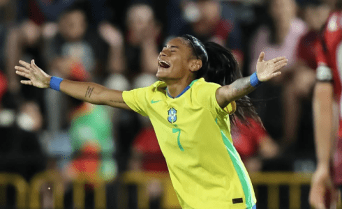 Tainá Maranhão comemora gol pela Seleção Brasileira Feminina