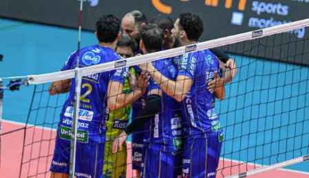 Campinas comemora ponto na semifinal do Sul-Americano de Vôlei
