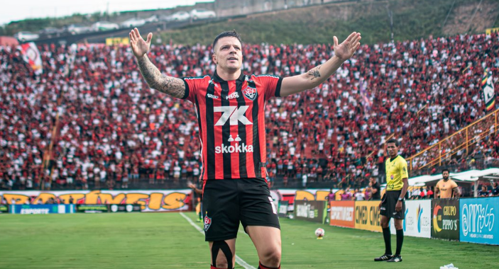 Vitória bate Jacuipense nos pênaltis e vai enfrentar o Bahia na decisão do Baiano