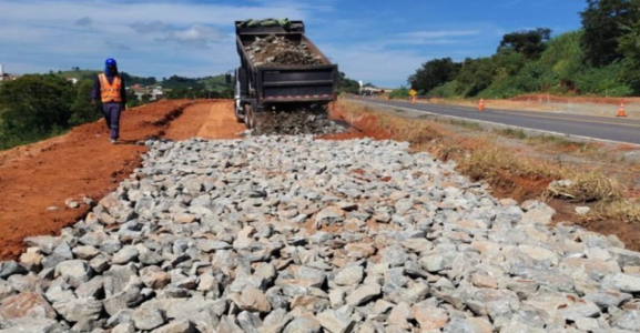 As equipes farão apenas reparos rápidos para não atrapalhar o trânsito.