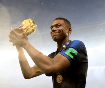 Mbappé, campeão do mundo em 2018 e artilheiro em 2022