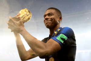 Campeão antes dos 20: saiba quantos gols Mbappé já fez em Copas do Mundo
