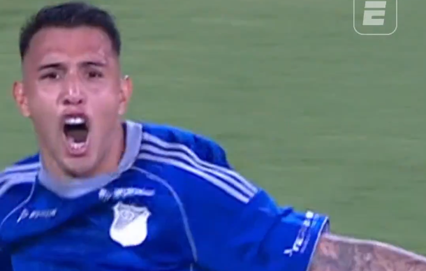 Com 'gol que Pelé não fez', Millonarios vence Atlético Nacional e avança na Sul-Americana
