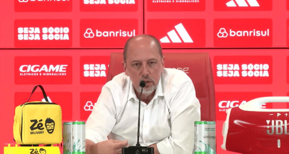 Alessandro Barcellos em entrevista coletiva pelo Inter