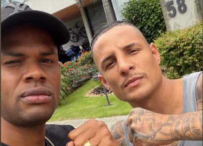 Júnior Santos e Arana se encontraram nesta segunda-feira (9) no Rio