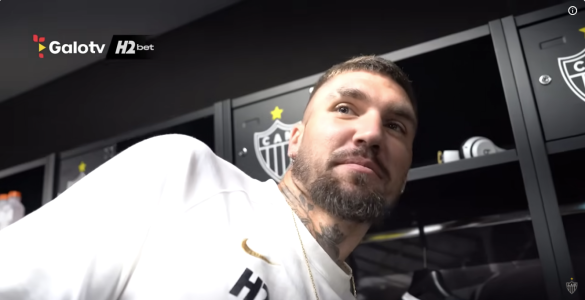 Lyanco no vestiário do Atlético na Arena MRV