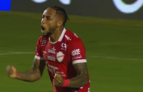 Ex-Cruzeiro, Rafa Silva converteu seu pênalti