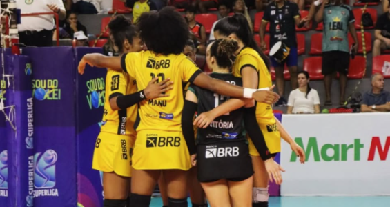 Brasília comemora ponto na Superliga Feminina de Vôlei