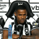 Ex-Atlético, Júnior Santos fala em 'novo capítulo' ao retornar para o Botafogo