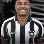 Botafogo anuncia contratação de lateral-esquerdo revelado pelo Flamengo
