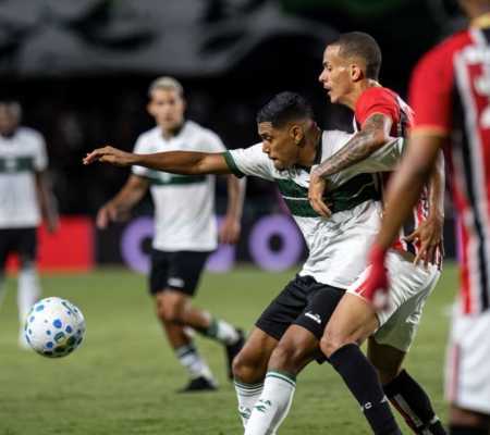 Coritiba e São Paulo se enfrentaram na noite desta quarta-feira (25) no Couto Pereira