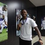 Botafogo embarca para Copa Intercontinental após título e em 'avião especial'