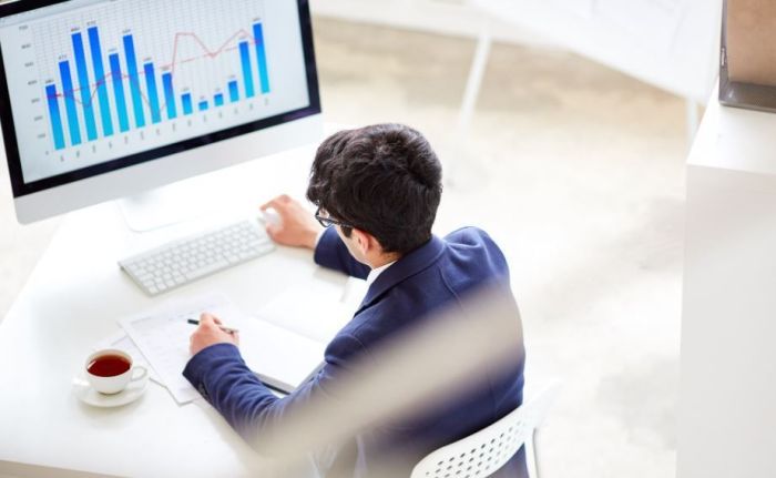 Gráfico computador escritório analise