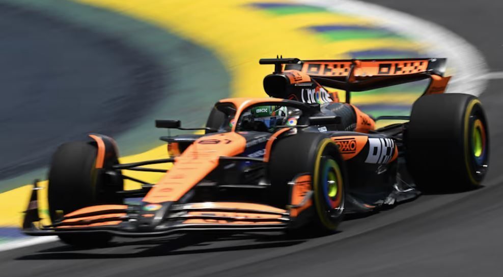F1: McLaren domina com Piastri e Norris na ponta para corrida sprint