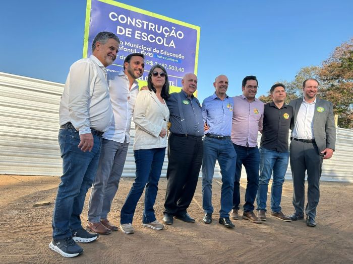 Fuad Noman visitou canteiro de obras no bairro Carlos Prates