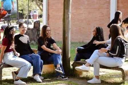 Estudantes da UFJF se reencontraram nesta segunda (16)