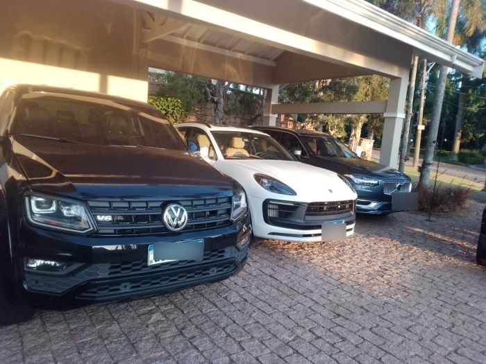 De acordo com a polícia 75 veículos foram bloqueados, e outros 70, foram apreendidos para análise