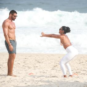 Bella Campos e Cauã Reymond gravam cenas em 'Vale Tudo'