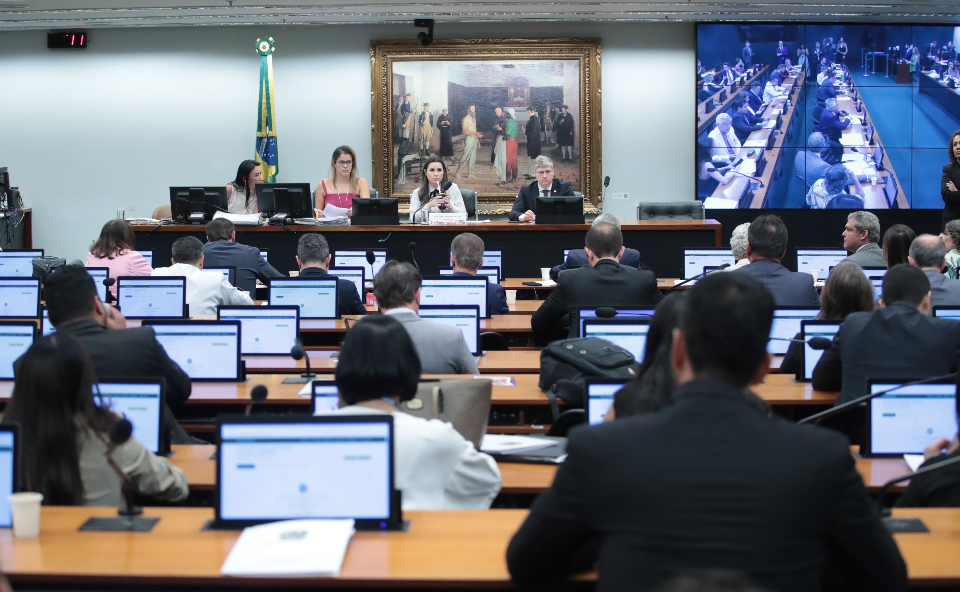 CCJ da Câmara aprova projeto que cria novas hipóteses para impeachment de ministros do STF