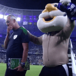 Lisca, do América, é ovacionado pela torcida do Ceará e se emociona no Castelão