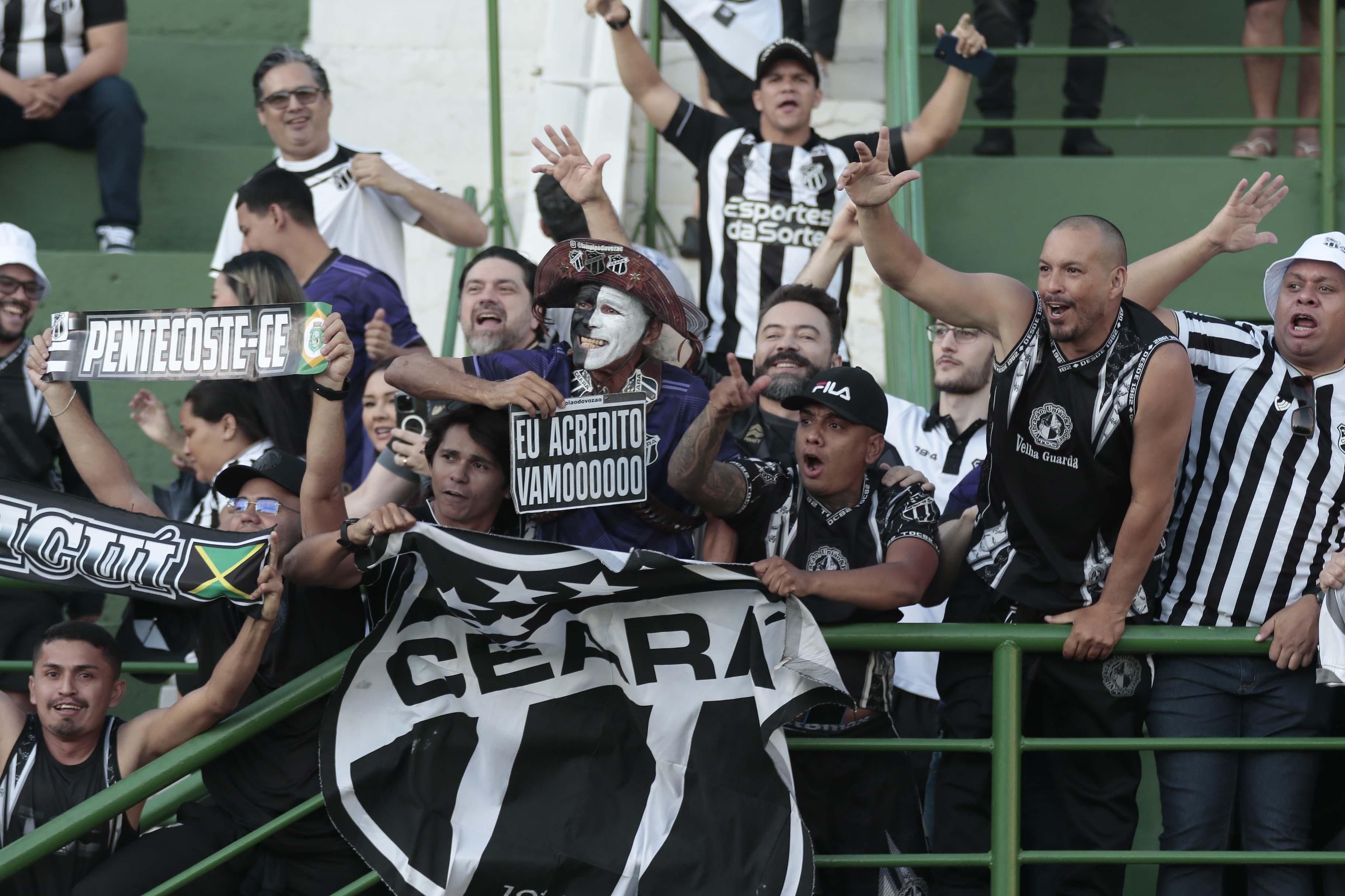Ceará apenas empata com Guarani, mas garante acesso à Série A do Brasileiro