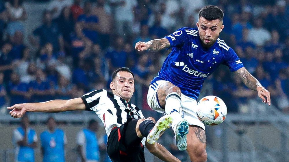 Cruzeiro segura empate com Libertad na estreia de Diniz e vai à semi da Sul-Americana