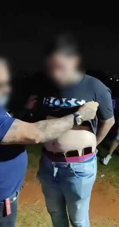 O suspeito foi preso em Pinheiros com sete celulares na cintura.