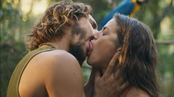 Nicolas Prattes e Agatha Moreira em 'Mania de Você'