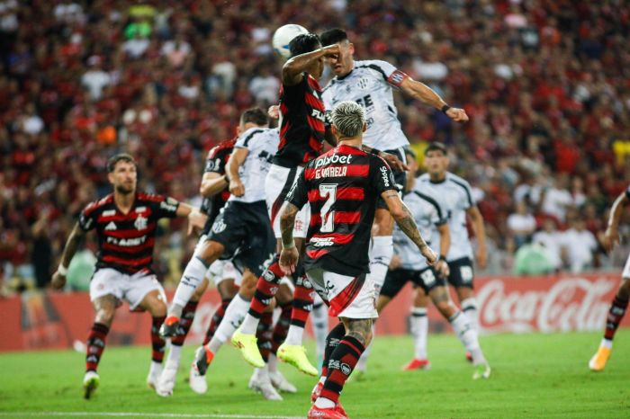 De cabeça, Florentín amplia para Central Córdoba, contra o Flamengo, no Maracanã