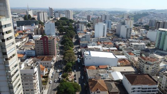 Pesquisa mostra aumento na procura online e reforço no horário do comércio.