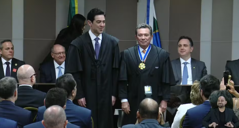 Vital do Rêgo toma posse como presidente do TCU com a presença de Alckmin no lugar de Lula