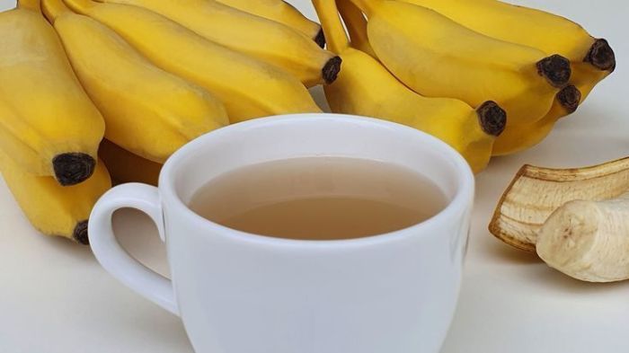 Chá de banana para dormir melhor