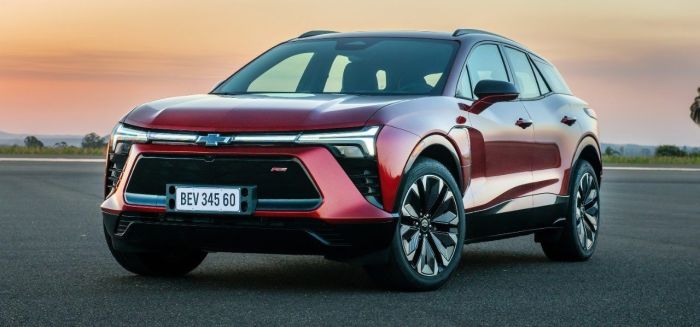 Frente do Chevrolet Blazer EV RS