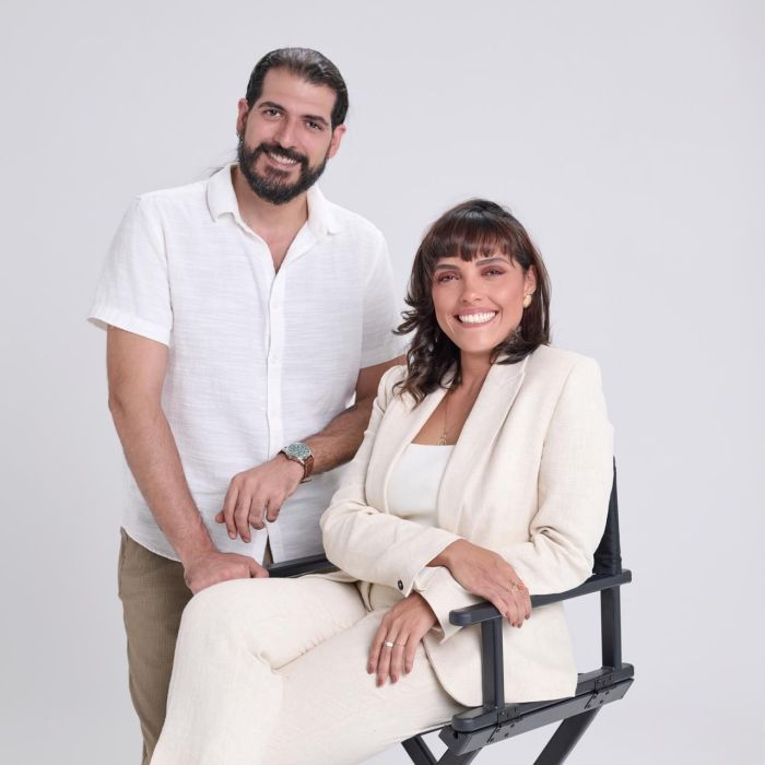 Foto mostra arquitetos Bruna de Sá e Chico Casarões