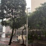Chove forte em BH nesta sexta-feira (6); volume pode chegar a 30 mm até sábado (7)