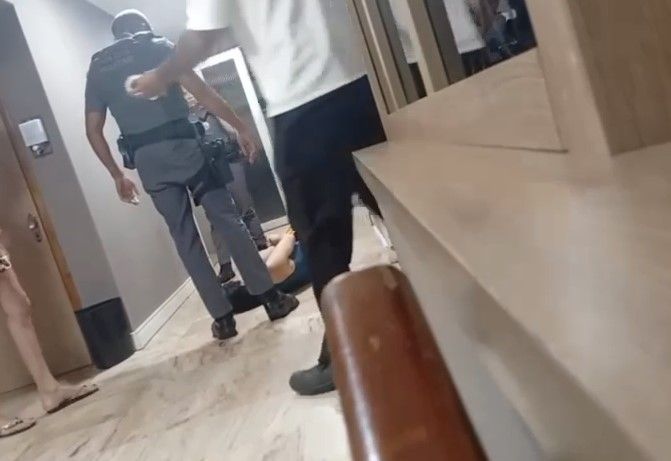 Vídeo: PM dá chute no rosto de mulher caída no chão em São Paulo