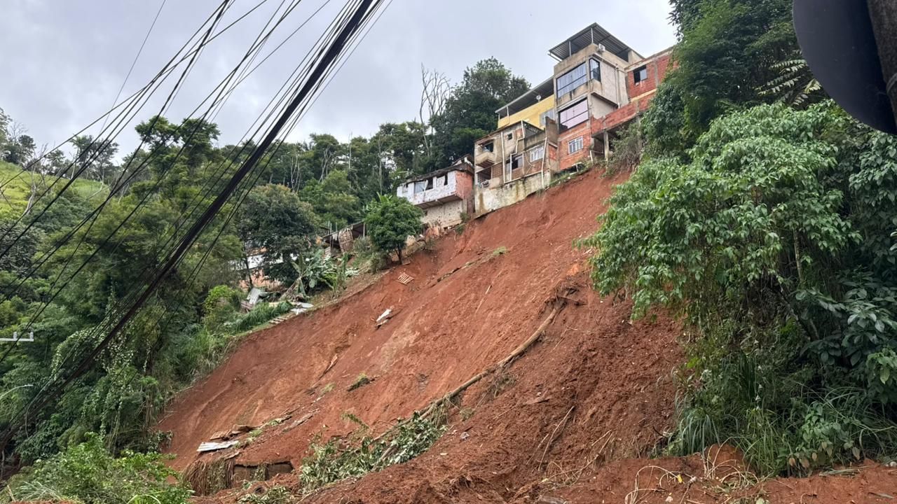 Corpo de criança é encontrado em Juiz de Fora; número de mortos na Zona da Mata sobe para 64