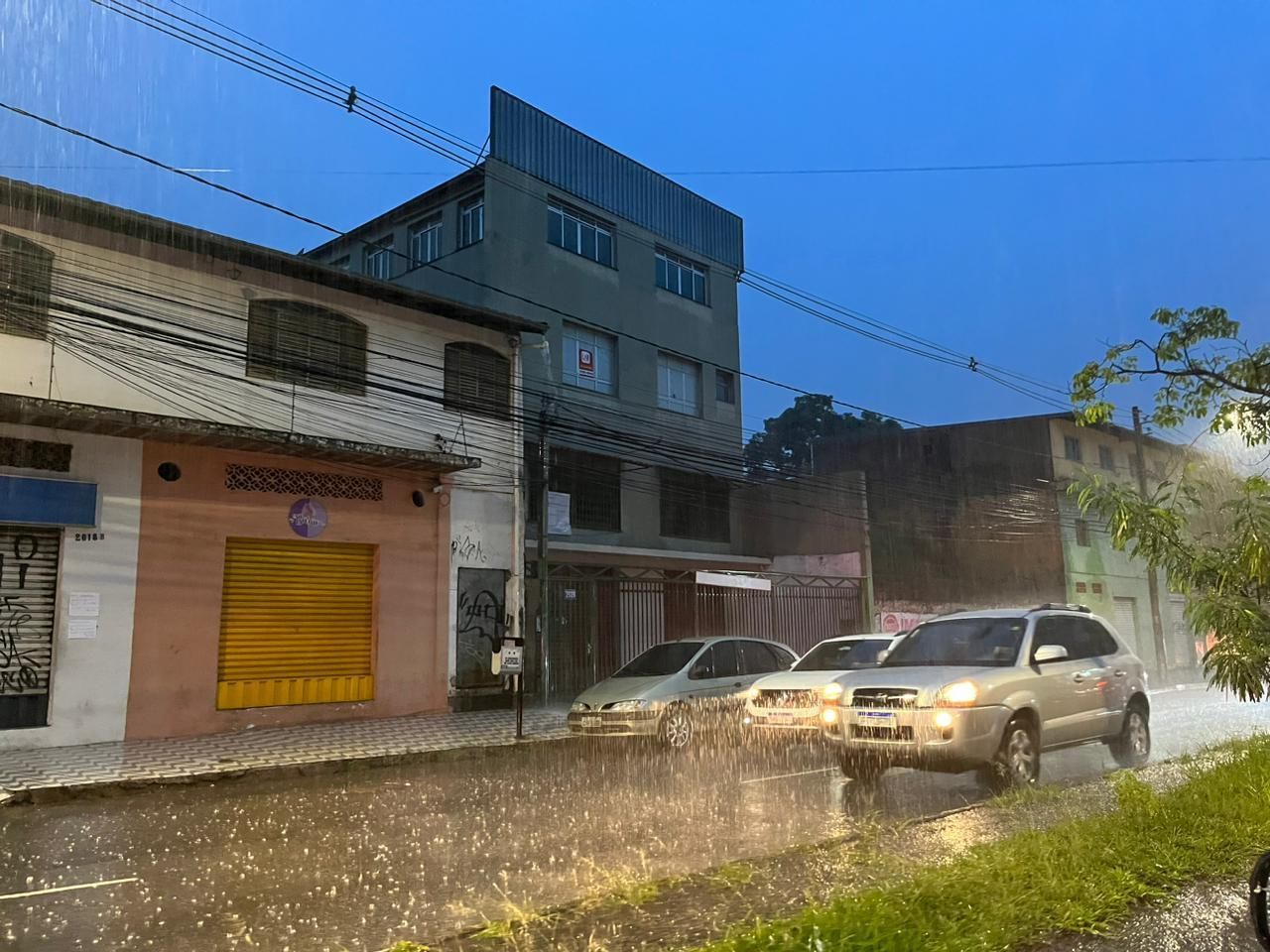 Chove em BH dois dias após temporal alagar pontos da cidade; saiba onde