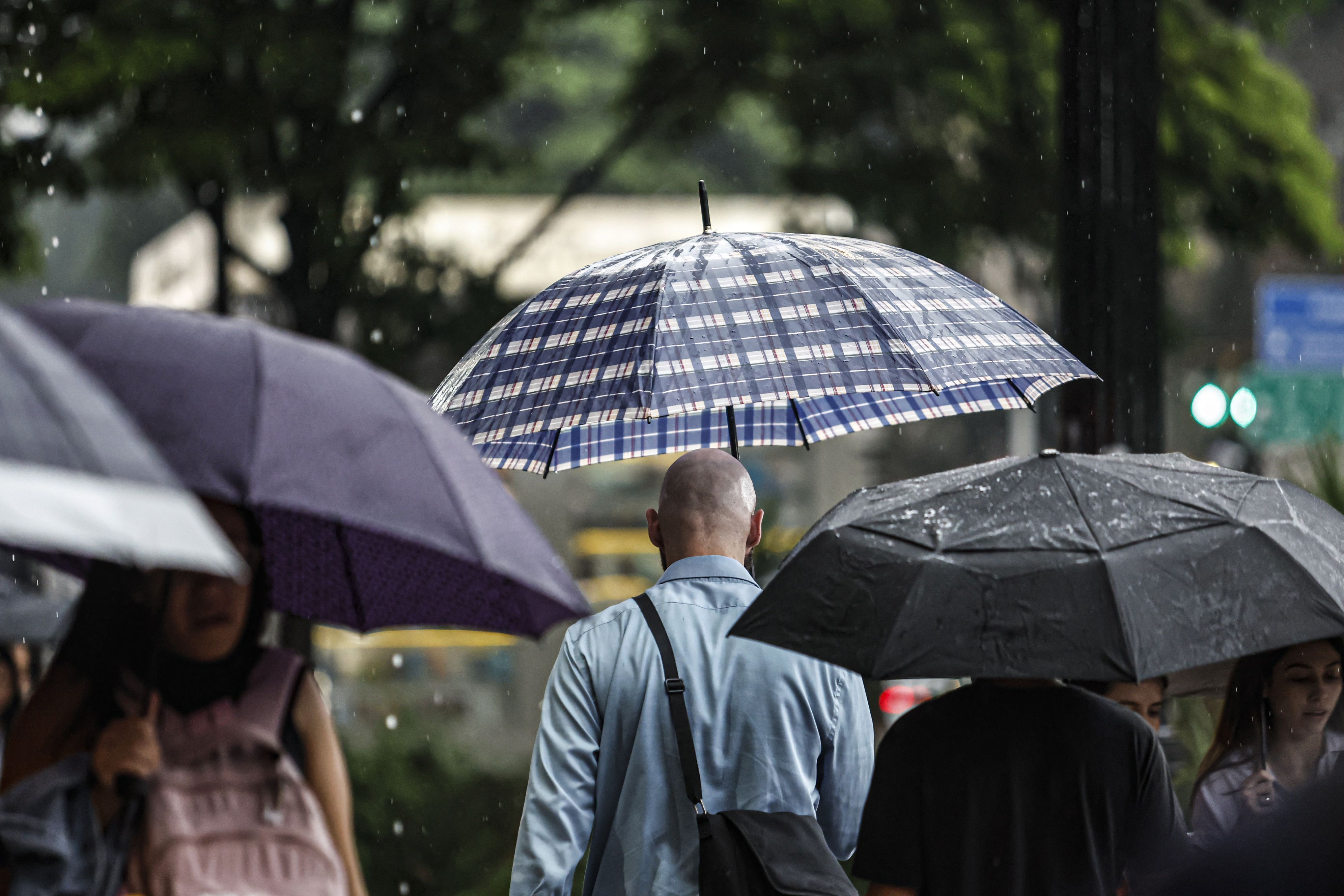 Defesa Civil de BH emite alerta de chuva forte nesta quarta (20); veja recomendações