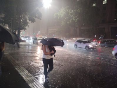 Chuva forte deixa uma pessoa desaparecida na Grande São Paulo | CNN Brasil