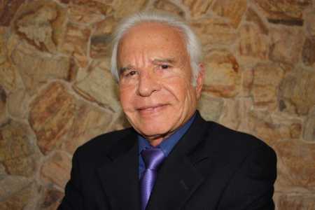 Morre aos 97 anos o jornalista Cid Moreira | CNN Brasil