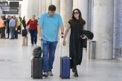 Famosos foram vistos em diferentes aeroportos