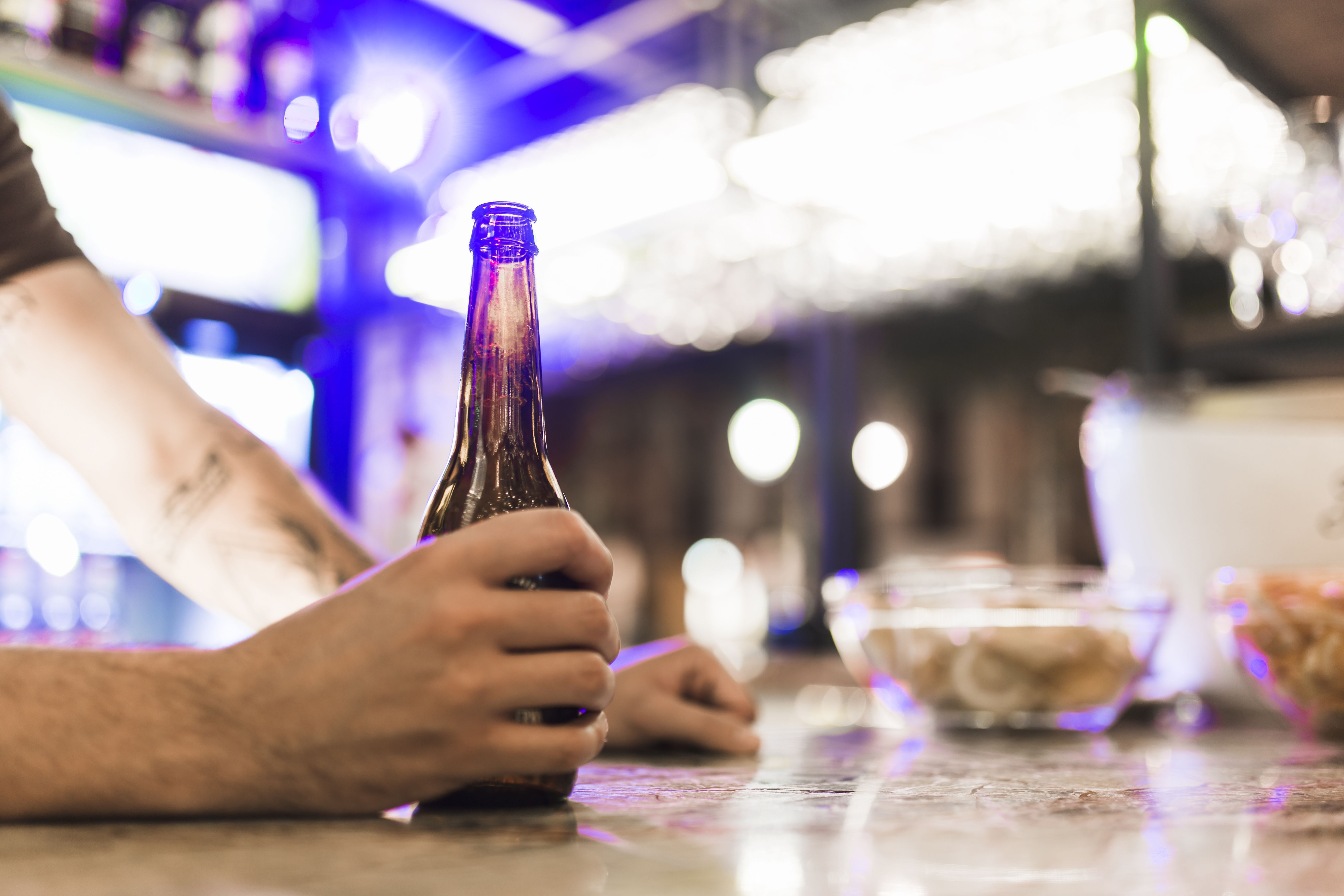 Consumo de álcool provoca 12 mortes por hora no Brasil, estima Fiocruz