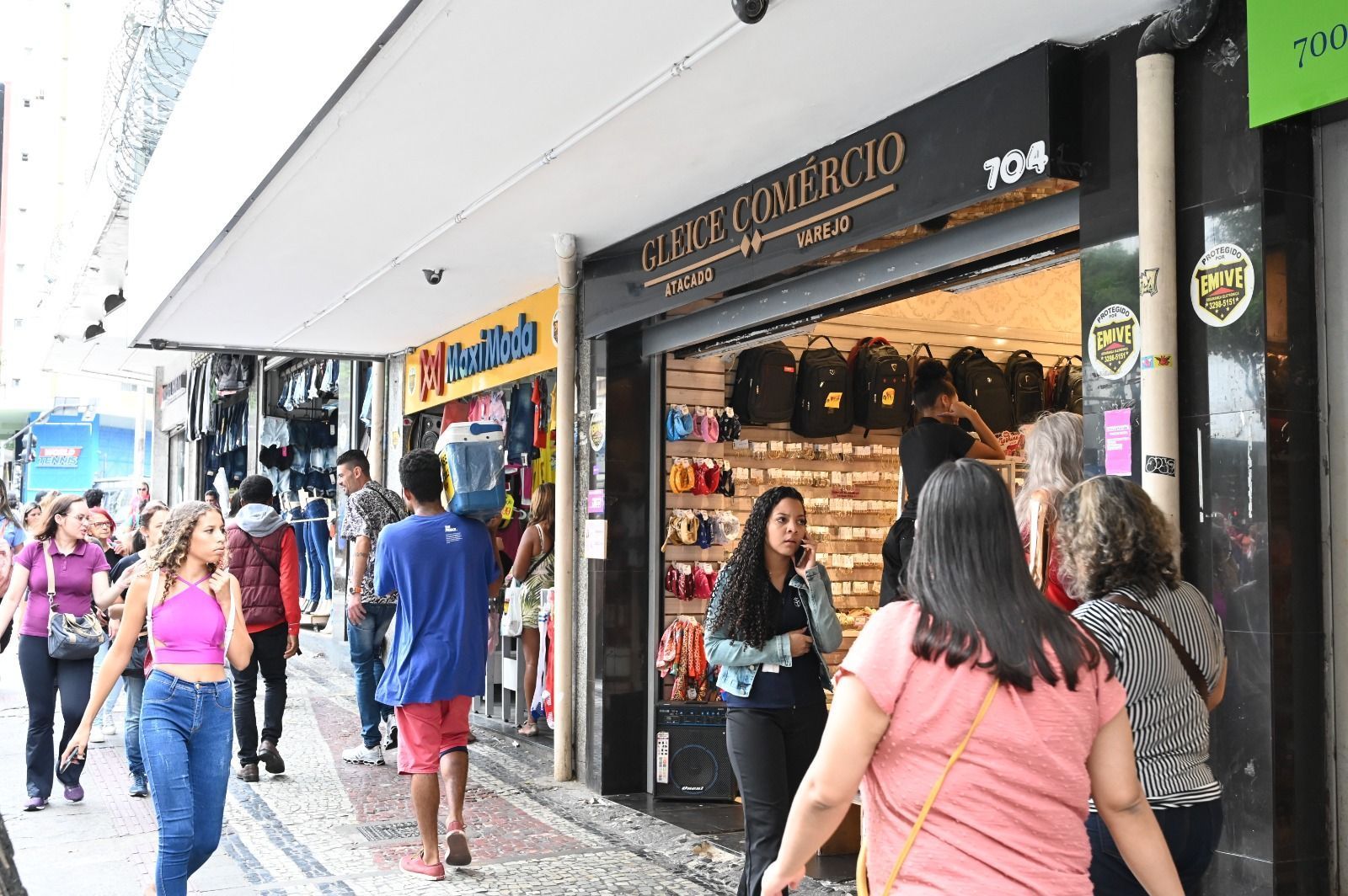 Comércio e supermercados poderão funcionar nas eleições