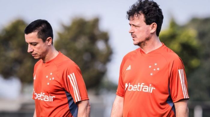 Fernando Diniz e Eduardo Barros, seu auxiliar, em treino do Cruzeiro