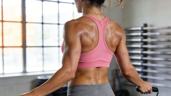 Como pular corda para acelerar a queima de gordura