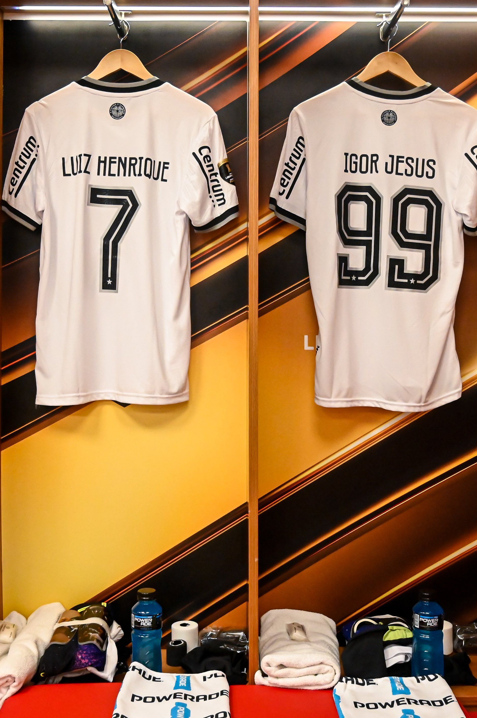 Escalação do Botafogo: Artur Jorge confirma mudança na zaga para final contra o Atlético