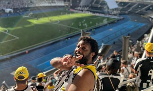 Imagens de torcedores do Botafogo de Juiz de Fora no Estádio Nilton Santos