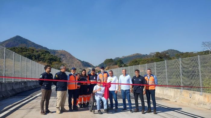 corte de faixa viaduto Antônio Dias 381